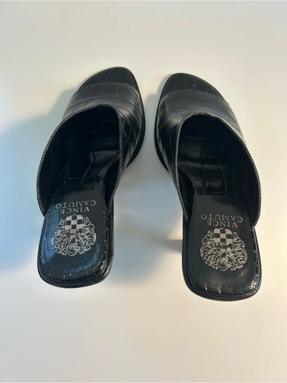 Vince Camuto Mershid Black Glazed Crocodile Pattern Sandals Size 8 EUC